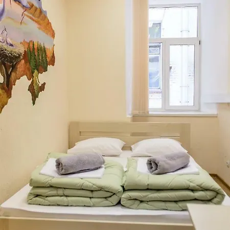 Globus Lipki Hostel *